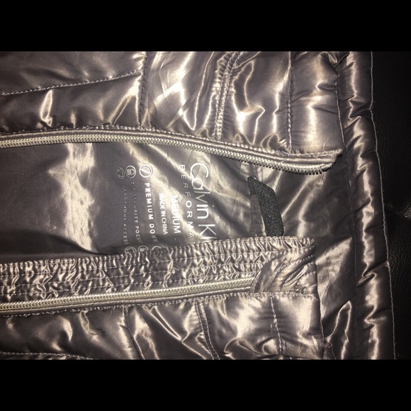 Calvin Klein down performance puffer vest - Picture 7 of 8